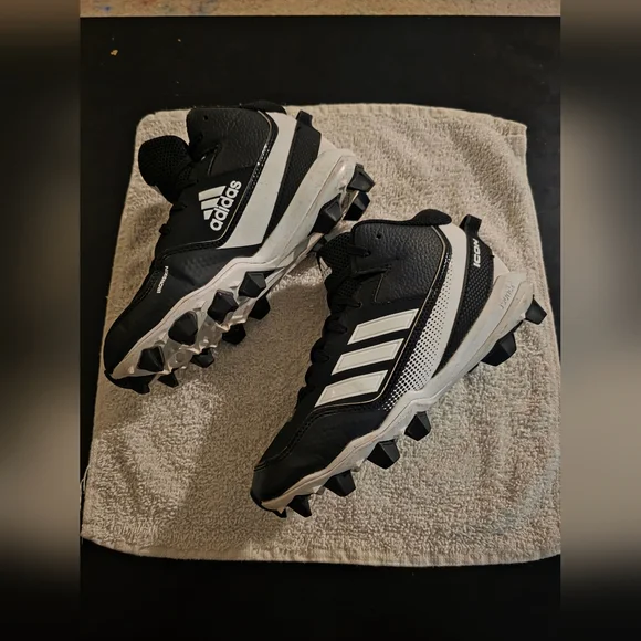 Adidas Kids Icon 7 Cleats Size 3 LIKE NEW - Picture 2 of 6